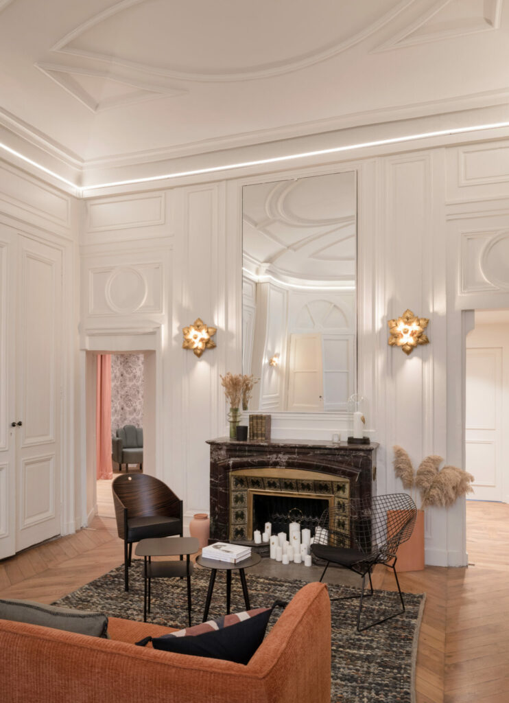 Seize Mai salon